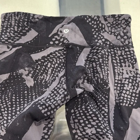 Lululemon pants pattern - Picture 3 of 3